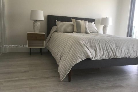 Condo in Miami, Florida, 2 bedrooms  № 1922205 - photo 23