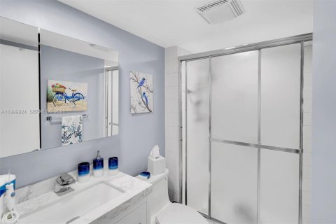 Купить кондоминиум в Халландейл-Бич, Флорида 2 спальни, 92.9м2, № 2065944 - фото 17