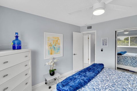 Купить кондоминиум в Халландейл-Бич, Флорида 2 спальни, 92.9м2, № 2065944 - фото 21