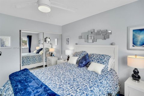 Купить кондоминиум в Халландейл-Бич, Флорида 2 спальни, 92.9м2, № 2065944 - фото 19