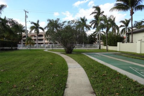 Купить кондоминиум в Халландейл-Бич, Флорида 2 спальни, 92.9м2, № 2065944 - фото 27