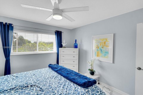 Купить кондоминиум в Халландейл-Бич, Флорида 2 спальни, 92.9м2, № 2065944 - фото 20