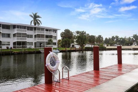 Купить кондоминиум в Халландейл-Бич, Флорида 2 спальни, 92.9м2, № 2065944 - фото 28