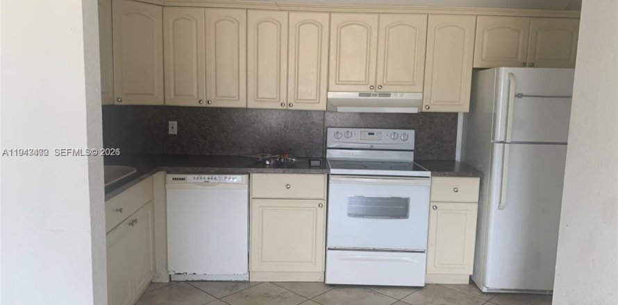 Condominio en Homestead, Florida, 2 dormitorios  № 2001897