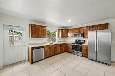 House in Apopka, Florida 3 bedrooms, 128.02 sq.m. № 2122214 - photo 8