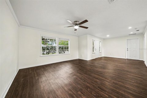 House in Apopka, Florida 3 bedrooms, 128.02 sq.m. № 2122214 - photo 3