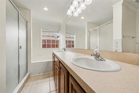 House in Apopka, Florida 3 bedrooms, 128.02 sq.m. № 2122214 - photo 12