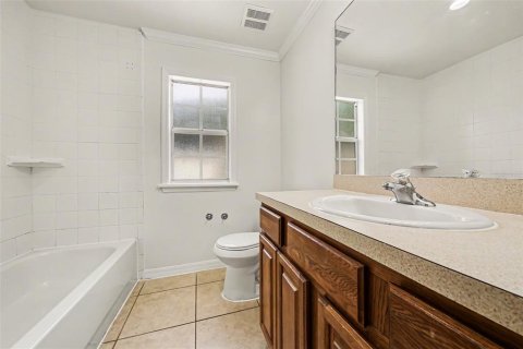 House in Apopka, Florida 3 bedrooms, 128.02 sq.m. № 2122214 - photo 13