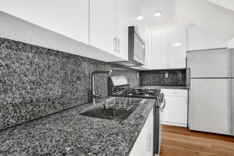 Appartement à louer à Hollywood, Floride: 2 chambres, 100.15 m2 № 1834355 - photo 14
