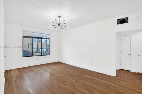 Appartement à louer à Hollywood, Floride: 2 chambres, 100.15 m2 № 1834355 - photo 15