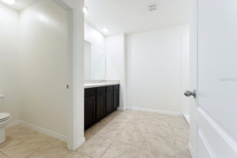 House in Davenport, Florida 5 bedrooms, 234.3 sq.m. № 1899388 - photo 27