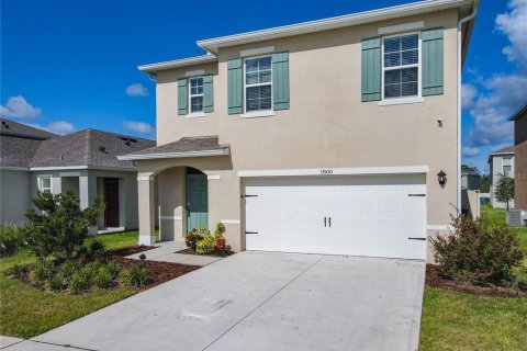 House in Davenport, Florida 5 bedrooms, 234.3 sq.m. № 1899388 - photo 1
