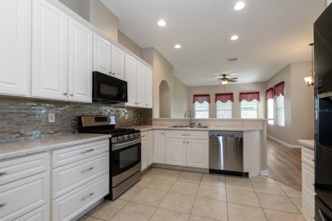 House in Leesburg, Florida 3 bedrooms, 186.18 sq.m. № 1877489 - photo 11