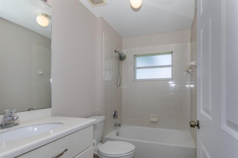 House in Leesburg, Florida 3 bedrooms, 186.18 sq.m. № 1877489 - photo 17