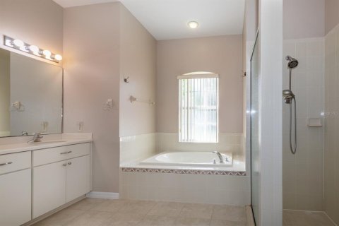 House in Leesburg, Florida 3 bedrooms, 186.18 sq.m. № 1877489 - photo 14