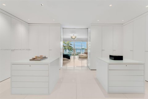 Condominio en venta en Miami Beach, Florida, 4 dormitorios, 381.74 m2 № 1944844 - foto 29