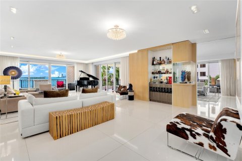 Condominio en Miami Beach, Florida, 4 dormitorios  № 1944844