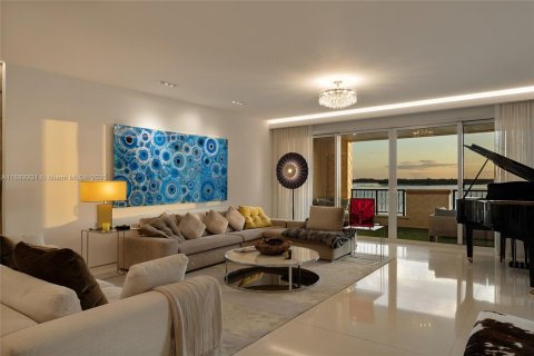 Condominio en venta en Miami Beach, Florida, 4 dormitorios, 381.74 m2 № 1944844 - foto 8