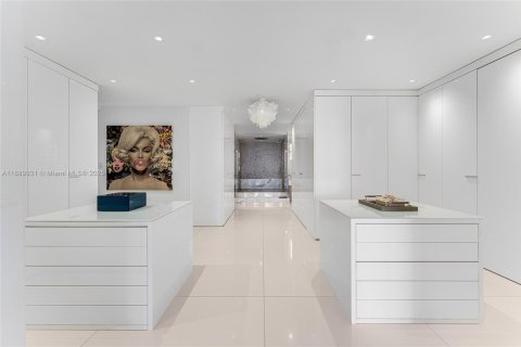 Condominio en venta en Miami Beach, Florida, 4 dormitorios, 381.74 m2 № 1944844 - foto 30