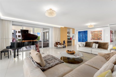 Condominio en venta en Miami Beach, Florida, 4 dormitorios, 381.74 m2 № 1944844 - foto 10