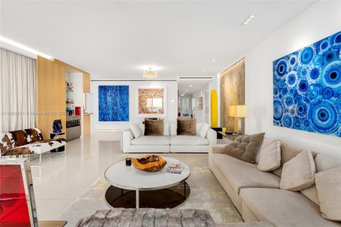 Condominio en venta en Miami Beach, Florida, 4 dormitorios, 381.74 m2 № 1944844 - foto 11