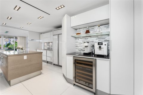 Condominio en venta en Miami Beach, Florida, 4 dormitorios, 381.74 m2 № 1944844 - foto 20