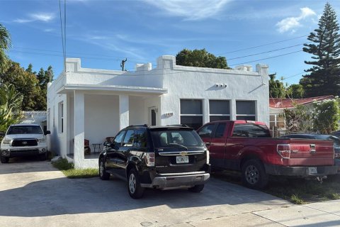 House in Miami, Florida 3 bedrooms, 102.19 sq.m. № 1950965 - photo 3