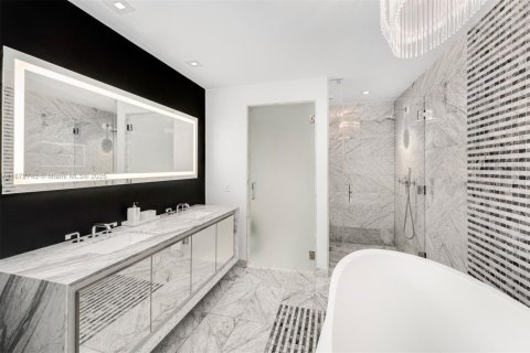 Copropriété à louer à Miami, Floride: 3 chambres, 254.83 m2 № 1928726 - photo 18