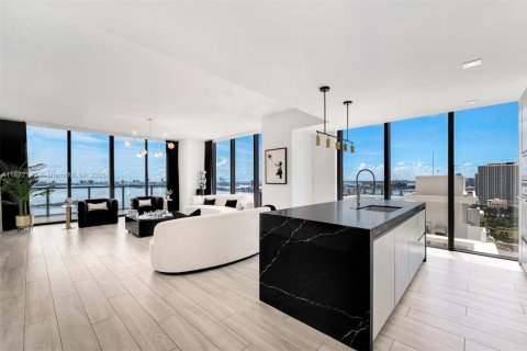 Copropriété à louer à Miami, Floride: 3 chambres, 254.83 m2 № 1928726 - photo 5