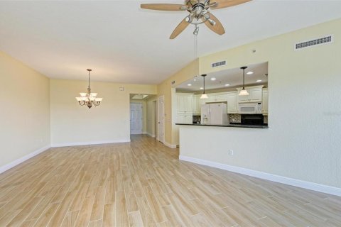 Condo in Palmetto, Florida, 2 bedrooms № 2149961 - photo 11