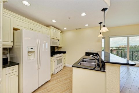 Condo in Palmetto, Florida, 2 bedrooms № 2149961 - photo 14