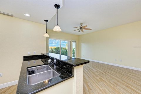 Condo in Palmetto, Florida, 2 bedrooms № 2149961 - photo 15