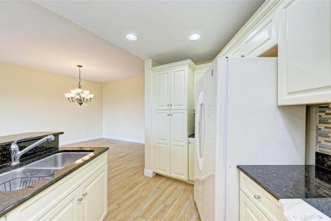 Condo in Palmetto, Florida, 2 bedrooms № 2149961 - photo 16