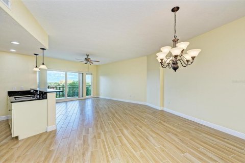 Condo in Palmetto, Florida, 2 bedrooms № 2149961 - photo 9