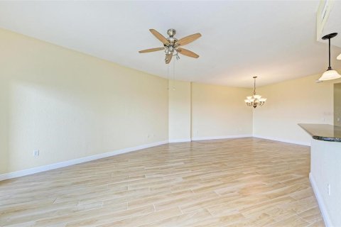 Condo in Palmetto, Florida, 2 bedrooms № 2149961 - photo 19
