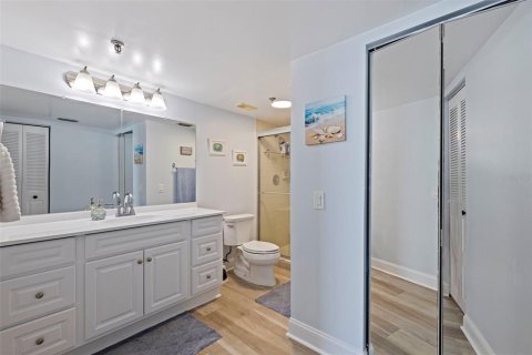 Condo in Saint Petersburg, Florida, 2 bedrooms  № 1669836 - photo 18