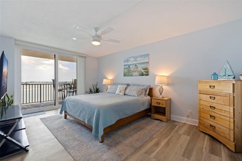 Condo in Saint Petersburg, Florida, 2 bedrooms  № 1669836 - photo 17