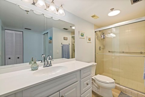 Condo in Saint Petersburg, Florida, 2 bedrooms  № 1669836 - photo 19