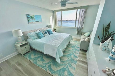 Condo in Saint Petersburg, Florida, 2 bedrooms  № 1669836 - photo 20