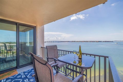 Condo in Saint Petersburg, Florida, 2 bedrooms  № 1669836 - photo 30