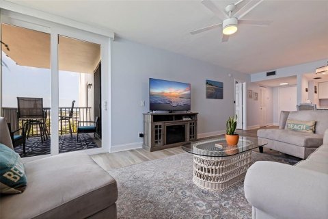 Condo in Saint Petersburg, Florida, 2 bedrooms  № 1669836 - photo 14