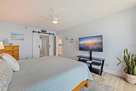 Condo in Saint Petersburg, Florida, 2 bedrooms  № 1669836 - photo 16
