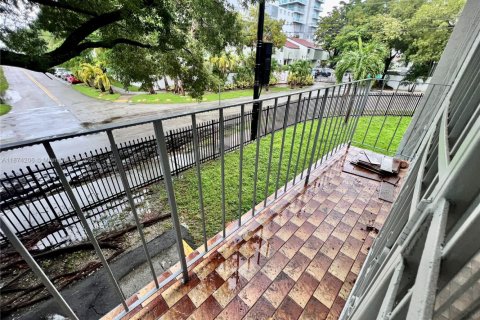 Condo in Miami, Florida, 2 bedrooms  № 1895827 - photo 13
