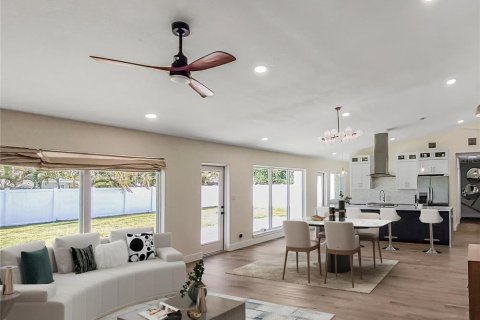 House in Belleair Bluffs, Florida 3 bedrooms, 146.04 sq.m. № 1848126 - photo 12