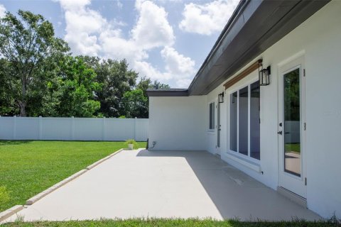 House in Belleair Bluffs, Florida 3 bedrooms, 146.04 sq.m. № 1848126 - photo 27