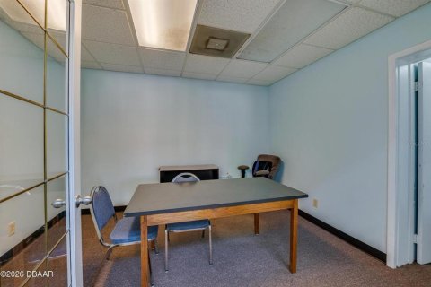Commercial property in South Daytona, Florida 240.99 sq.m. № 2204389 - photo 7