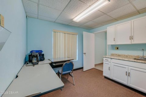 Commercial property in South Daytona, Florida 240.99 sq.m. № 2204389 - photo 17