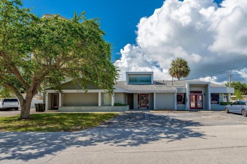 Commercial property in South Daytona, Florida 240.99 sq.m. № 2204389 - photo 2