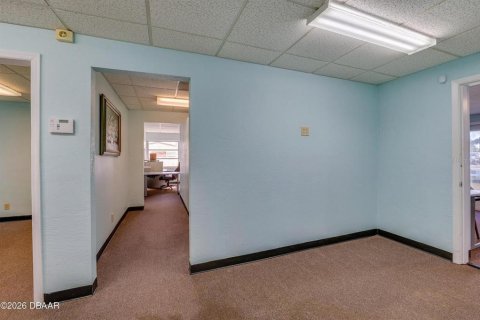 Commercial property in South Daytona, Florida 240.99 sq.m. № 2204389 - photo 11