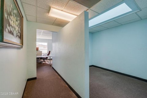 Commercial property in South Daytona, Florida 240.99 sq.m. № 2204389 - photo 20